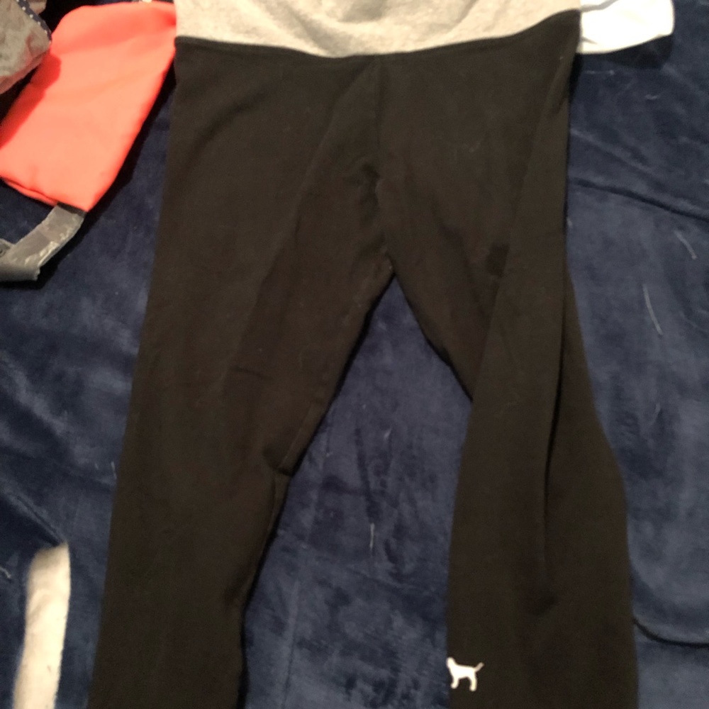 2 PINk crops and 1 pair of yogas.